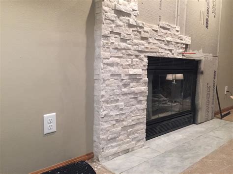 Stone Veneer Fireplace will Help You to Adorn Your Living Space | Fireplace Designs