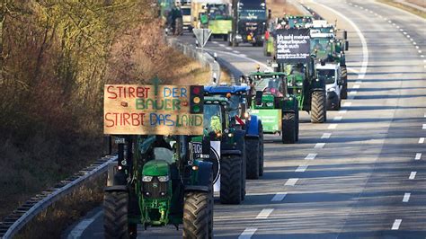 Bauernproteste Mit Blockaden Landwirte Legen Bundesweit Den Verkehr Lahm