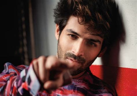 Hot And Handsome Kartik Aaryan IWMBuzz