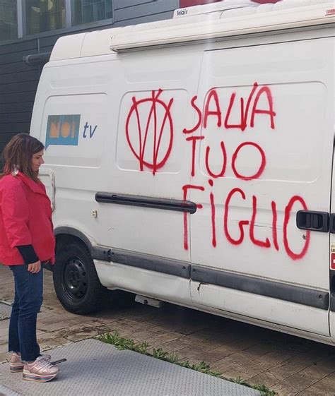 Raid Vandalico No Vax Alla Sede Di Noitv