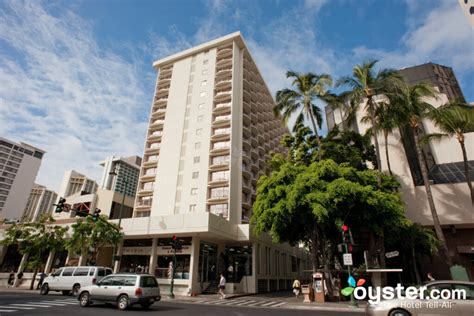 Waikiki Sand Villa Hotel Review: What To REALLY Expect If You Stay