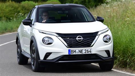 Nissan Juke Hybrid review | DrivingElectric