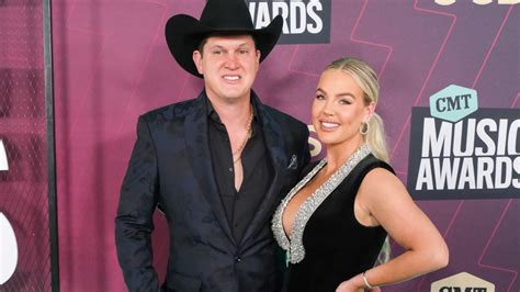 Jon Pardi S Wife Summer Posts Sweet Pics Of Baby Presley Our Whole