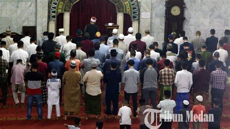 BACAAN Niat Salat Tarawih Lengkap Dengan Tata Cara Menjalankannya