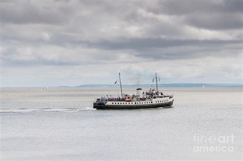 MV Balmoral In The Bristol Channel Photograph by Steve Purnell