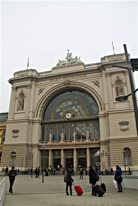 Der Bahnhof Budapest Keleti Favoriten