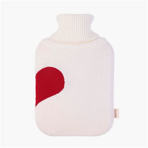 Why A Hot Water Bottle Is The Key To Feeling Good And Relieving Menstrual Cramps This Winter