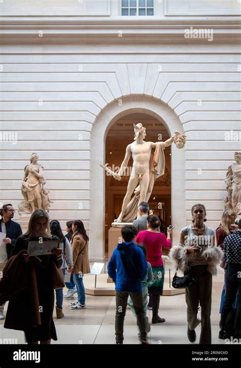 Medusa New York Statue Hi Res Stock Photography And Images Alamy