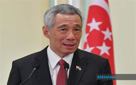 Lee Hsien Loong Congratulates New Malaysian PM Invites Him To