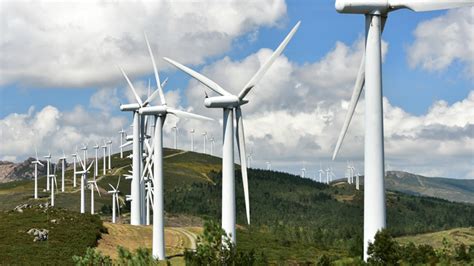 El Aerogenerador El Molino De Viento Moderno