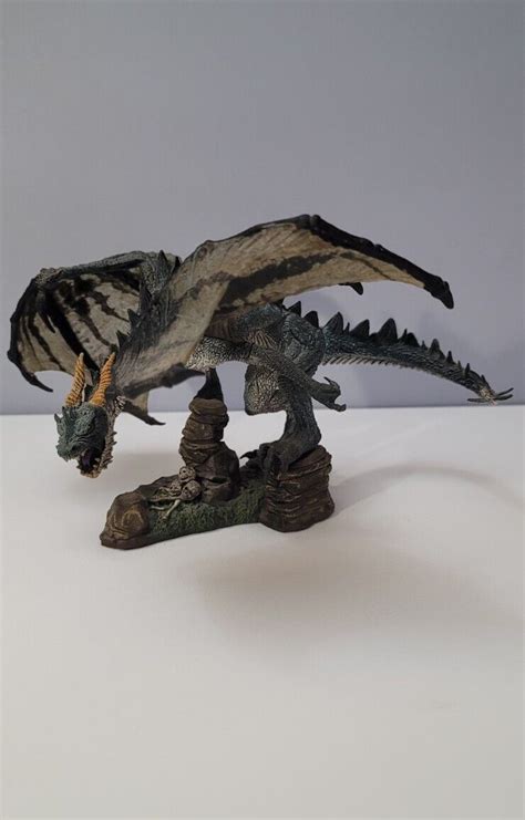 Mcfarlanes Dragons Quest For The Lost King Komodo Clan Dragon Series 1