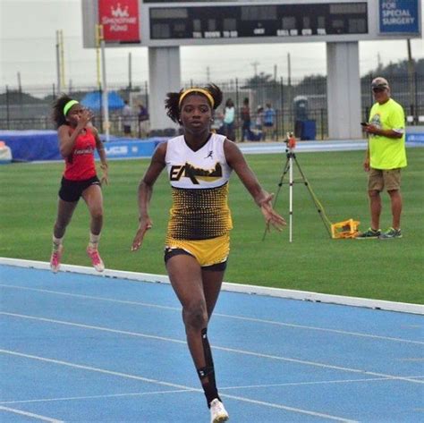 14 Year Old Tamari Davis Ran A 113461 And 233246 At The Florida