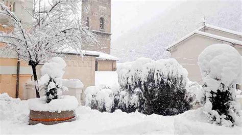 Maltempo La Neve Complica La Situazione In Molte Regioni