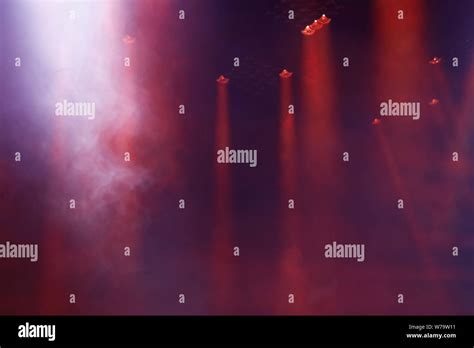 Red stage lights hi-res stock photography and images - Alamy