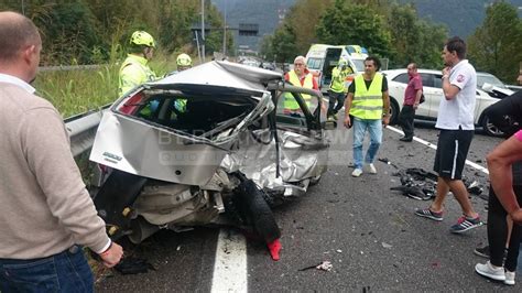 Costa Volpino Scontro Tra Auto E Suv Una Donna Morta E 3 Feriti