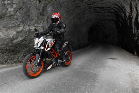 Essai Ktm Duke 390 Avis De La Rédaction Fiche Technique