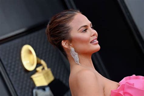 Chrissy Teigen Responds To Comment About Her New Face