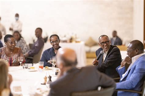 Igihe On Twitter Ku Mugoroba Wo Kuri Uyu Gatandatu Perezida Kagame Na