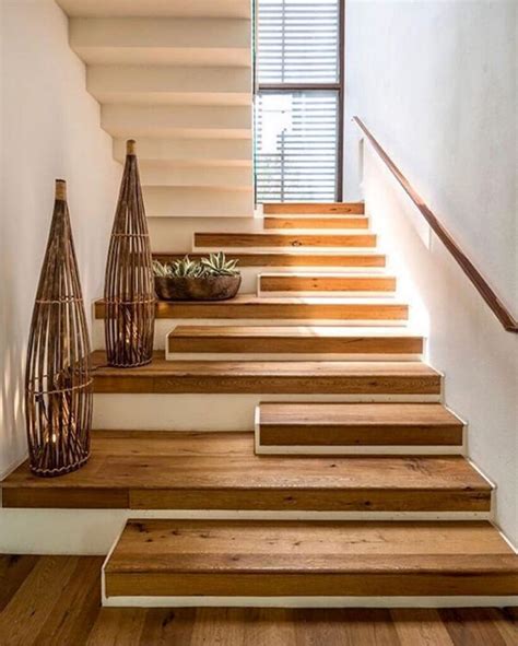 Escaleras para interior Diseños materiales y decoración