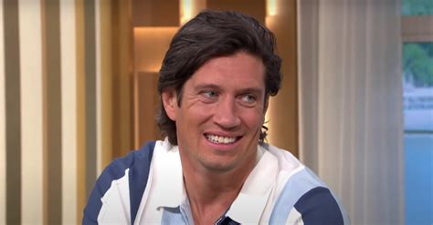 Vernon Kay Reveals Huge Eli Manning Tattoo After Losing Bet