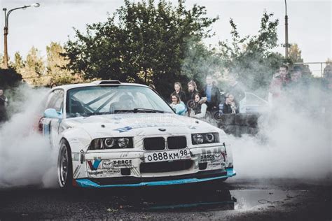 BMW Driftcar Brennende Reifen Mit 3 Reihen In Der Antriebshow