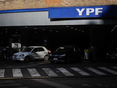 Ypf Y Axion Aumentaron La Nafta Y El Gasoil Otro En Medio De La