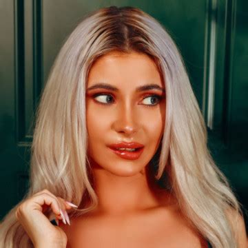 Karolina Francesca Babesation Nude