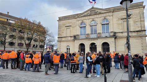 Colère des agents de l Agglo bragarde qui réclament plus d équité