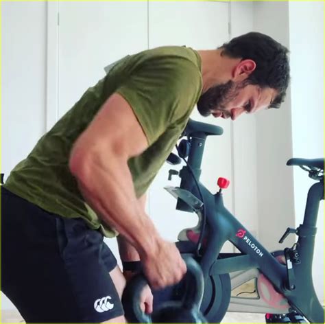 Jamie Dornan Listens to Musicals When He Works Out - Watch the Video!: Photo 4470010 | Jamie ...