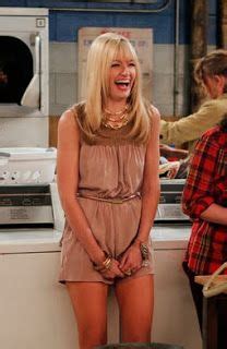 12 Best ♡ Caroline channing style ♡ images | 2 broke girls, Style ...