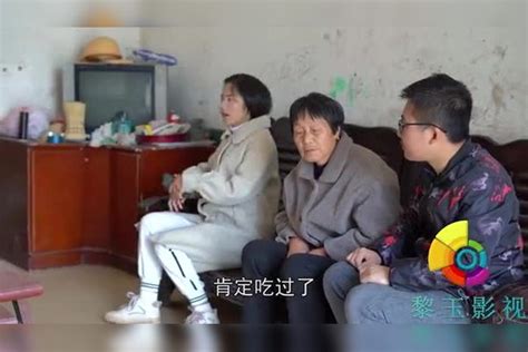 儿子瞒着媳妇给母亲治病，谁知母亲却放弃治疗，别让父母老无所依