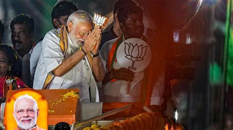 Pm Modi Holds Mega Bjp Roadshow In Chennai Says City Has Won Me Over