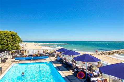 THE 10 CLOSEST Hotels to Sandbanks Beach