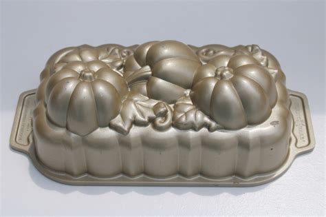 Nordic Ware Botanical Pumpkin Loaf Pan Fall Harvest Season Cake Baking Pan