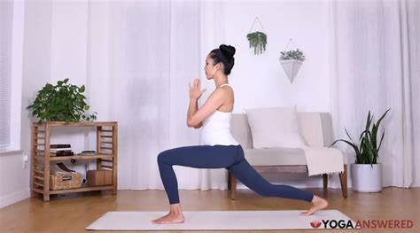 How to Do High Lunge Pose in Yoga (Utthita Ashwa Sanchalanasana)