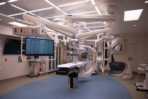 Elliot Hospital Offers New Technology For Advanced Complex Surgical