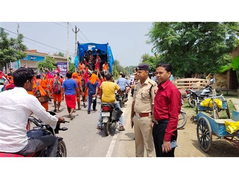 Dm Sp Inspected The Kanwar Yatra Route डीएम एसपी ने कांवड़ यात्रा मार्ग का किया निरीक्षण