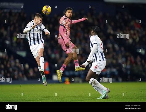 Conor Townsend de West Bromwich Albion à gauche et Georginio Rutter