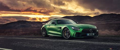 Roadside green Mercedes AMG GT R 4K wallpaper download