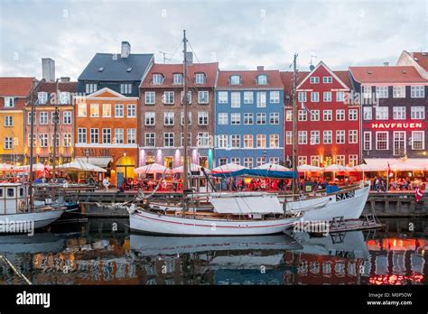 D Nemark Seeland Kopenhagen Nyhavn Neuer Hafen Bunte Fassaden Der