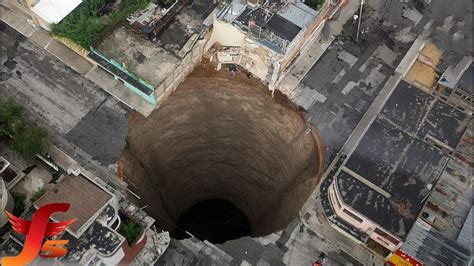 Top 5 Strangest And Unbelievable Sinkholes On Earth Unbelievable