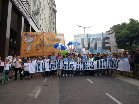 Los Gremios Docentes UTE Ademys Y CAMYP Van Al Paro En La Ciudad De