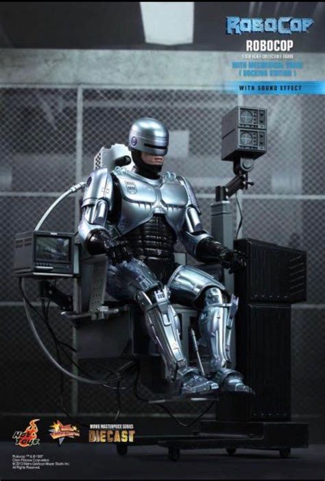 Hot Toys RoboCop Figure With Mechanical Chair Docking Station MMS D Plus Arm Machine Gun