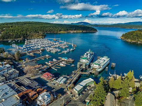 These Small Towns In The Pacific Northwest Come Alive In Summer