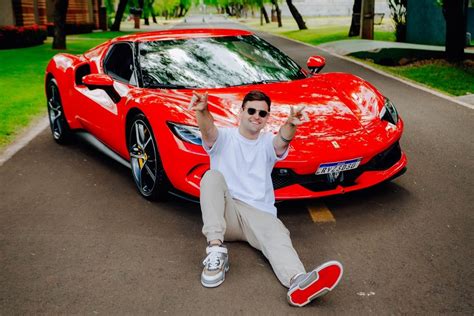 Influenciador Rezende Compra Ferrari De R Milh Es Um Sonho