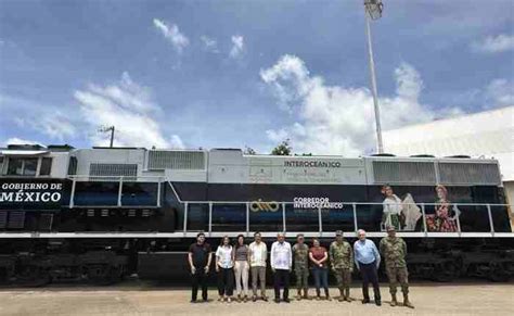 AMLO presenta la primera locomotora del Tren Interoceánico NODAL