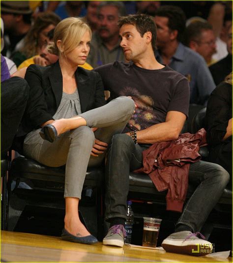 Charlize Theron & Stuart Townsend Love The Lakers: Photo 2319641 ...