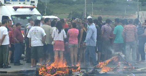 G1 Protesto de moradores interdita avenida de Sorocaba notícias em