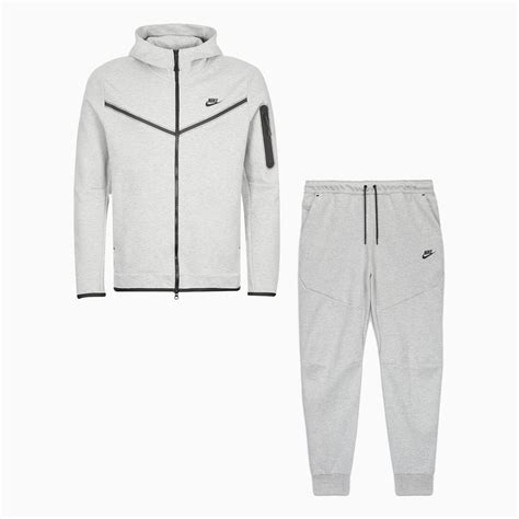 Men's Sportswear Tech Fleece Tracksuit | Nike tech fleece, Nike tech ...