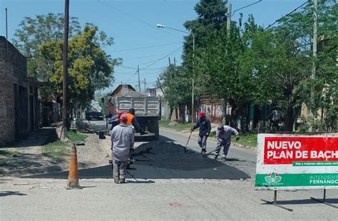 EL MUNICIPIO AVANZA CON NUEVOS TRABAJOS DE BACHEO EN EL DISTRITO